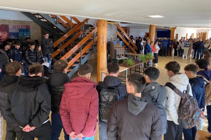 Minuto de silencio en la Universidad Pontificia de Salamanca por la muerte de un padre de un alumno en Adamuz