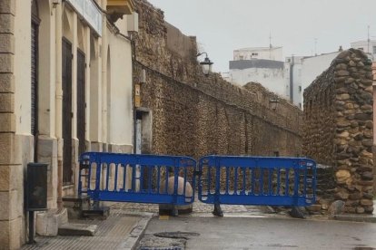 Derrumbe de una pared de un edificio en la calle Las Cercas en León