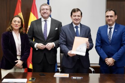 María González Corral, Isidoro J. Alanís, Alfonso Fernández Mañueco y Santiago Miguel Casado.