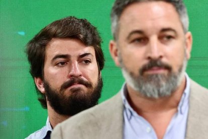 Juan García-Gallardo tras Santiago Abascal durante un mitin en Castilla y Leó en una foto de archivo.