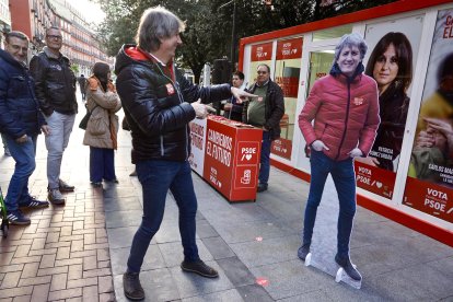 El candidato a la Presidencia de la Junta, Carlos Martínez, en Valladolid