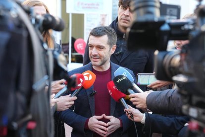 El ministro de Derechos Sociales, Pablo Bustinduy, durante su visita a Valladolid.
