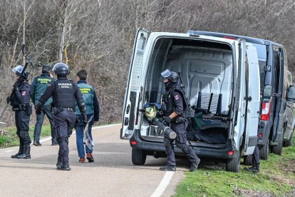 Despliegue de la Guardia Civil en la localidad burgalesa de Villoruebo.