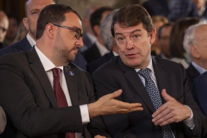 Adrián Barbón y Alfonso Fernández Mañueco en una imagen de archivo