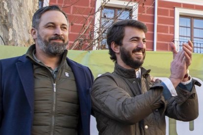 Santiago Abascal y Juan García-Gallardo en la campaña electoral de las autonómicas de 2022.