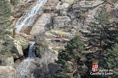 Rescate en la cascada del Chorro Grandes, en Palazuelos de Eresma