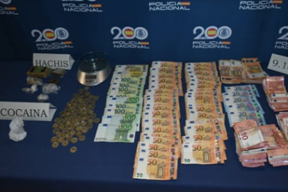 Artículos intervenidos por la Policía Nacional en Palazuelos de Eresma (Segovia)