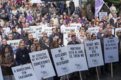 Manifestación en defensa de las conexiones ferroviarias de Salamanca