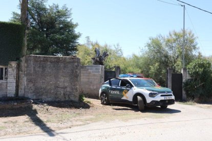 Acceso a la finca en la que se produjeron los hechos.