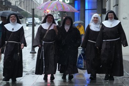 Archivo - Las exmonjas de Belorado a su llegada al Juzgado de Instrucción número 5 de Bilbao.