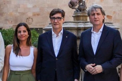 Nuria Rubio, Salvador Illa y Carlos Martínez, durante su encuentro con el presidente de Cataluña el sábado día 10 de julio.