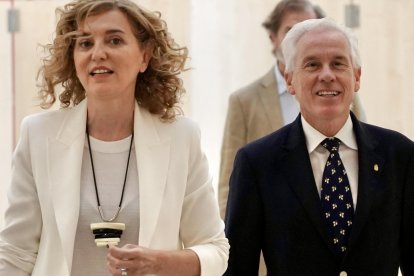 La consejera de Educación, María Pardo, junto al director general de Innovación y Formación del Profesorado, Luis Domingo González.