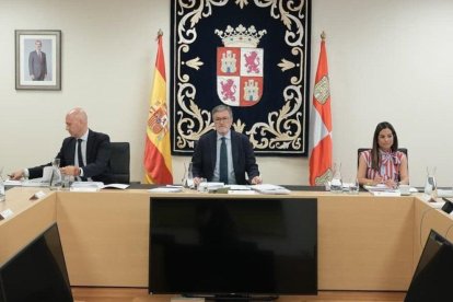 Reunión de la Mesa de las Cortes en la XII Legislatura.