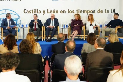 Pablo Lago, Juan Manuel Corchado, Jesús Julio Carnero, María Pardo, Aitana Hernando y Pablo Soto.