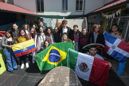 Un total de 18 jóvenes profesores internacionales ponen en marcha el proyecto socioeducativo 'Aula Go' promovido por la Fundación SM.- ICAL