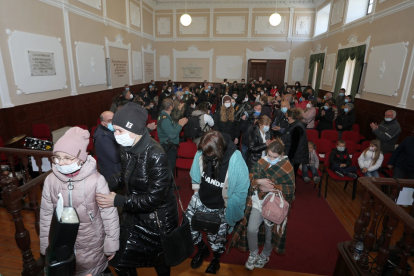 Refugiados ucranianos recibidos en la localidad palentina de Paredes de Nava.- ICAL