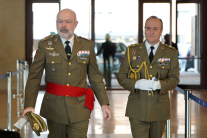 Autoridades militares en el acto institucional del XL Aniversario del Estatuto de Autonomía de Castilla y León. -ICAL