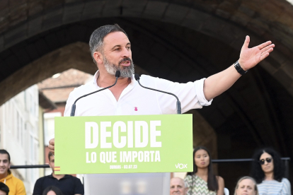 El presidente de Vox, Santiago Abascal, en un acto de precampaña electoral en Burgos. -ICAL