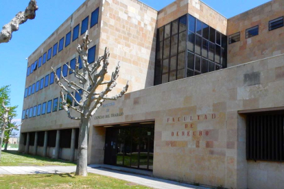 Facultad de Derecho de la Universidad de León. UNIVERSIDAD DE LEÓN