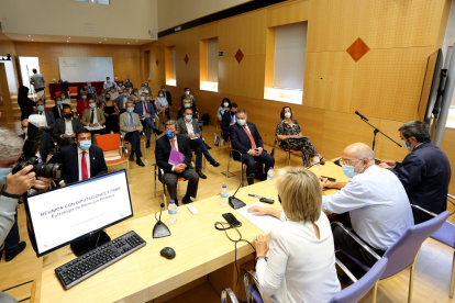 Verónica Casado y Francisco Igea presiden la reunión.- ICAL