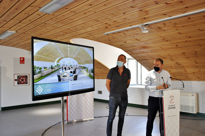 Emilio Fernández y Francisco Requejo en la presentación del proyecto ‘Parque Tecnológico Silver’. D. Z.
