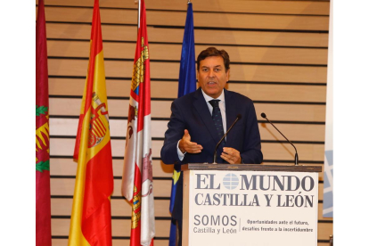 Carlos Fernández Carriedo durante su intervención en el foro 'Somos Castilla y León'. / LOSTAU