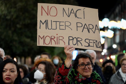 Manifestaciones por el Día Internacional de la Eliminación de la Violencia hacia las Mujeres en Valladolid. - ICAL
