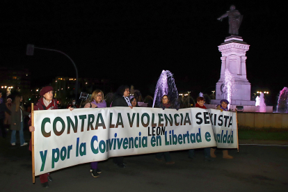 Manifestación del 25-N en León. - ICAL