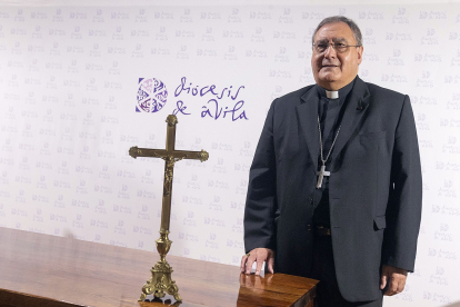 Gil Tamayo anuncia su nuevo nombramiento como como arzobispo coadjutor de Granada por lo que deja su cargo como obispo de Ávila. - ICAL.