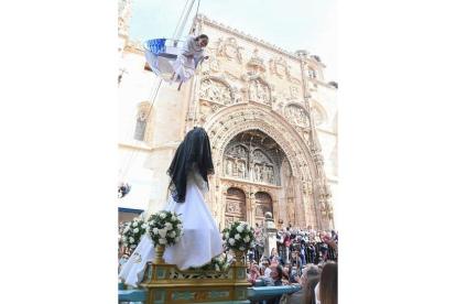 Imagen de archivo de la Bajada del ángel en Aranda de Duero. -ICAL