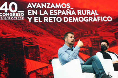 El secretario autonómico del PSOE en Castilla y León, Luis Tudanca, en el 40 Congreso Federal de los socialistas. - ICAL