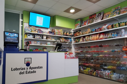 Foto de archivo de una administración de Lotería de León. -E. M.