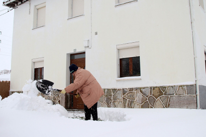 La nevadas cubres municipios de la montaña central leonesa.- ICAL