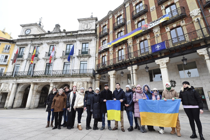 Concentración en contra de la guerra de Ucrania en Burgos.-ICAL