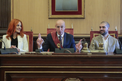 Los astronautas de León fueron recibidos en el Ayuntamiento de la ciudad. ICAL