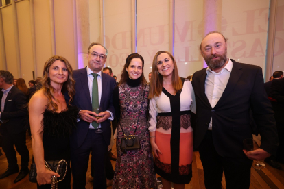 Marisa Vázquez, Miguel Manovel ,Soledad Ulibarri, Virginia Barcones y López en los Premios La Posada 2023 de El Mundo de Castilla y León. -PHOTOGENIC
