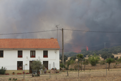 Incendio en la localidad de Litos