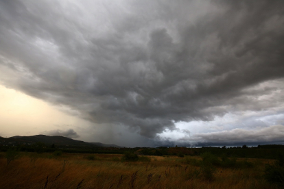 Imagen de archivo de tormenta en Castilla y León.- ICAL