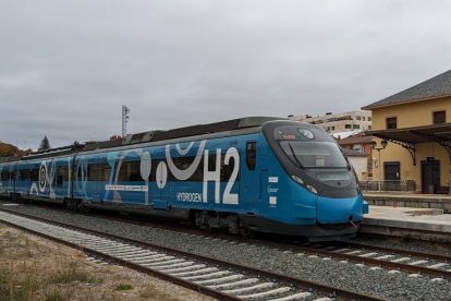 El tren demostrador de hidrógeno FCH2RAIL inicia las pruebas entre Torralba y Soria. -ICAL