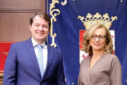 Fernández Mañueco y Lourdes Rodríguez. (E.M)