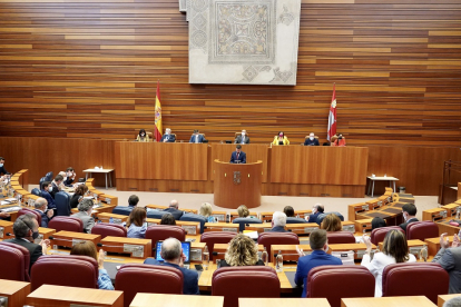 El portavoz del grupo socialista, Luis Tudanca, interviene en el debate de política general de la Junta de Castilla y León en las Cortes. ICAL