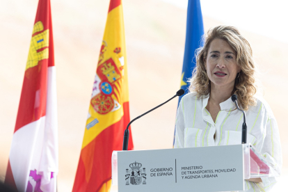 La ministra de Transportes, Raquel Sánchez, participa en la inauguración del nuevo tramo de la A-11.- ICAL