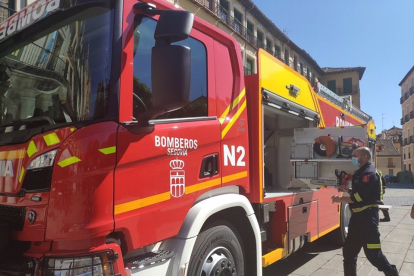 Imagen de archivo de una dotación de bomberos en Castilla y León - E. M.
