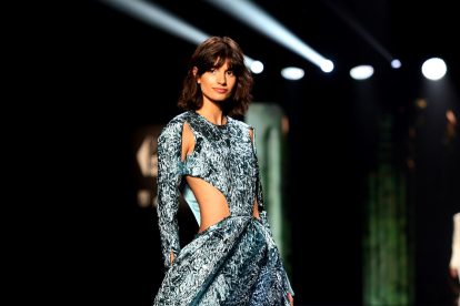 La diseñadora Salmatina, Fely Campo, desfila en la Mercedes Fashion Week.- ICAL