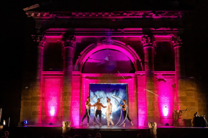 La compañía David Vento Dance Theater durante la Feria de Teatro de Castilla y León.- ICAL
