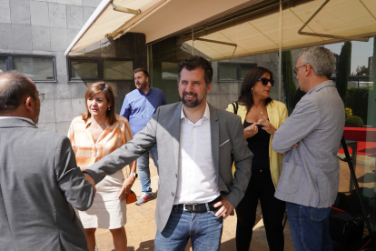 El secretario general del PSOE en Castilla y León, Luis Tudanca, presenta los cabeza de lista socialistas al Congreso y Senado por las nueve provincias de la Comunidad. -ICAL