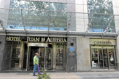Fachada del Hotel Juan de Austria de Valladolid. MONTSE ÁLVAREZ