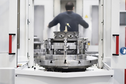 Equipos de alta tecnología para el mecanizado de precisión en la planta de Aciturri en Ircio.- ECB