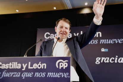 Alfonso Fernández Mañueco celebra su victoria en las elecciones de Castilla y León. -ICAL