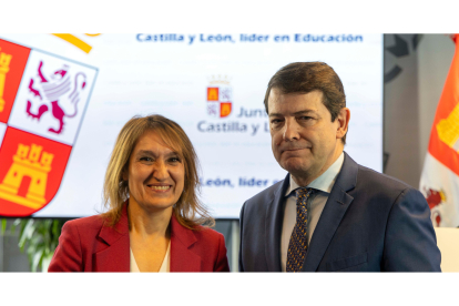 La consejera de Educación, Rocío Lucas, y el presidente de la Junta, Alfonso Fernández Mañueco. ICAL